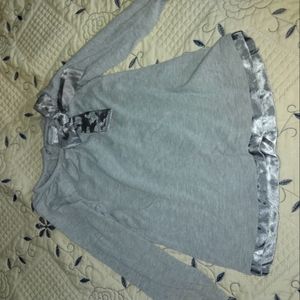 Gray long sleeve shirt
